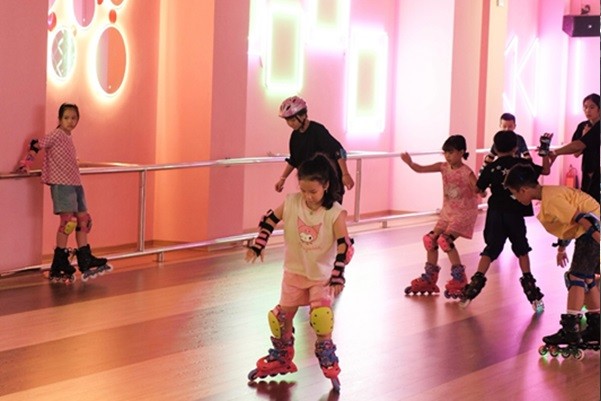 Các thương hiệu HD Games, Funny Kids, Sóc Kids, Bin Kids, Max Patin,... sẽ làm nên khu vui chơi giải trí cho trẻ em và thiếu niên lớn nhất tại Điện Biên 240702_VCR_PR Khai truong VCDBP_A3.jpg