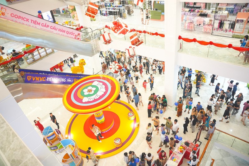 Thiết kế mang cảm hứng văn hóa Tây Bắc trong không gian TTTM Vincom Plaza Điện Biên Phủ 240702_VCR_PR Khai truong VCDBP_A6.jpg