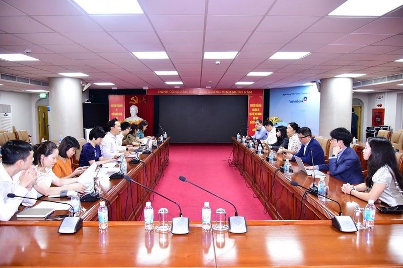 Đại diện MayBank và Quỹ Hong Kong làm việc tại VietinBank vtn4.jpg