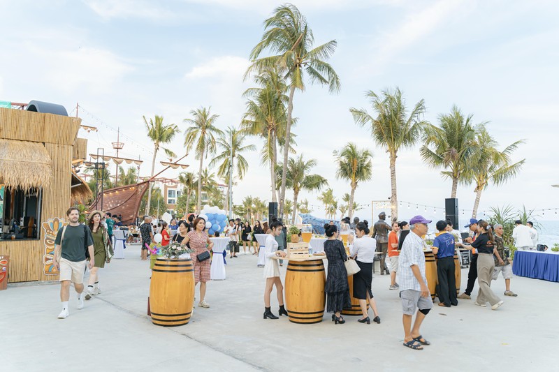 Ghi nhận thực tế, mỗi cuối tuần Libera Nha Trang đón hàng ngàn lượt khách đến tham quan và trải nghiệm tiện ích đã hiện hữu 3 (3).jpg
