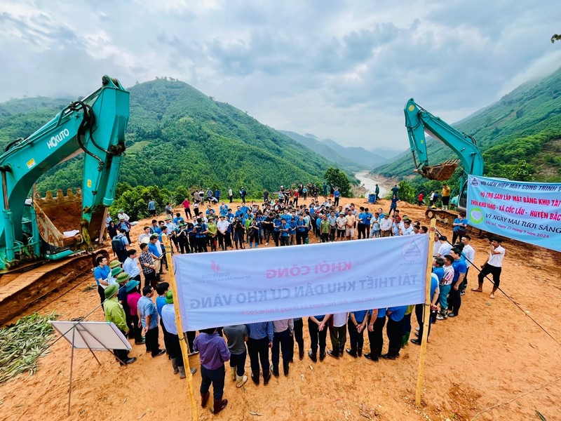 Toàn cảnh khu vực khởi công xây dựng tái thiết thôn Kho Vàng hinh 2.jpg