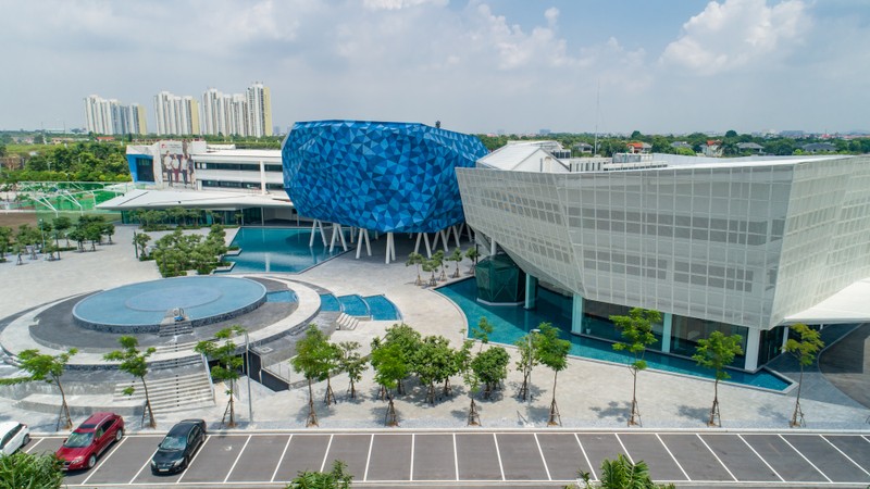 Nhà sáng lập Ecopark đầu tư cho phát triển giáo dục tại các KĐT. Trong ảnh là Đại học Anh Quốc (BUV) tọa lạc trong lòng khu đô thị Ecopark (Hưng Yên) DJI_0100.jpg