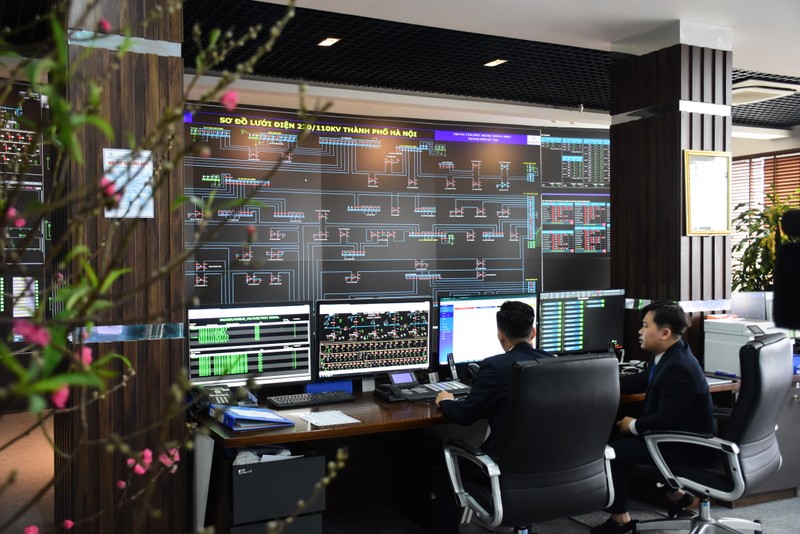 Trung tâm Điều độ Hệ thống điện TP Hà Nội xây dựng phương án đảm bảo điện Tết Nguyên đán 2025 DSC_1695.JPG