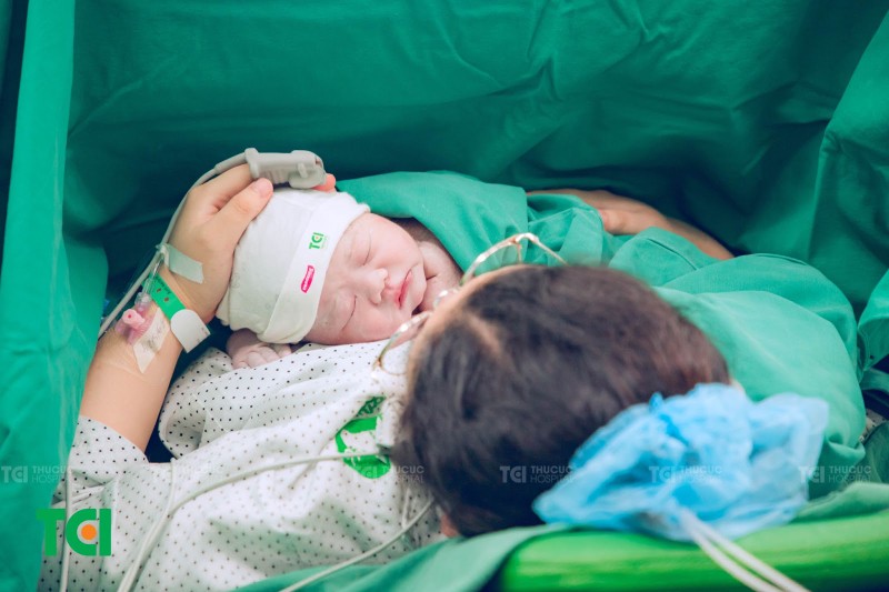 Mẹ và bé đều an toàn, mạnh khỏe sau cuộc sinh là mục tiêu của đội ngũ y tế Thu Cúc TCI ( Nguồn: TCI) Mẹ và bé đều an toàn, mạnh khỏe sau cuộc sinh là mục tiêu của đội ngũ y tế Thu Cúc TCI ( Nguồn: TCI)