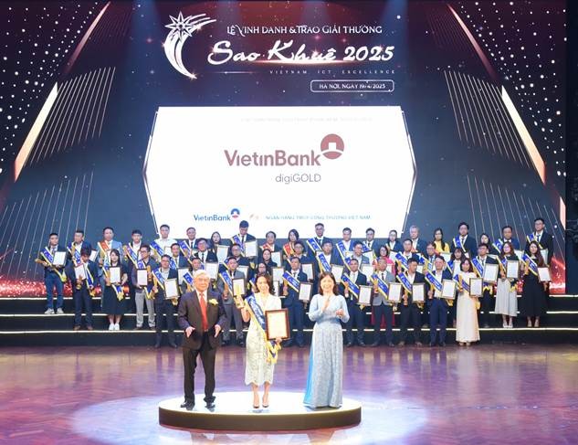 Bà Ngô Thu Phương - Trưởng phòng PTSP bán lẻ, Khối Bán lẻ nhận Giải thưởng Sao Khuê 2025 dành cho VietinBank digiGOLD Bà Ngô Thu Phương - Trưởng phòng PTSP bán lẻ, Khối Bán lẻ nhận Giải thưởng Sao Khuê 2025 dành cho VietinBank digiGOLD