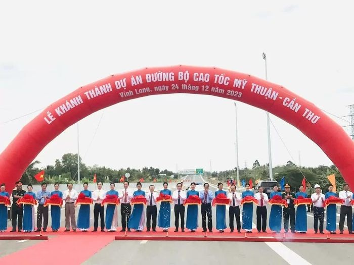 Lễ Khánh thành dự án đường bộ cao tốc Mỹ Thuận – Cần Thơ. Lễ Khánh thành dự án đường bộ cao tốc Mỹ Thuận – Cần Thơ.