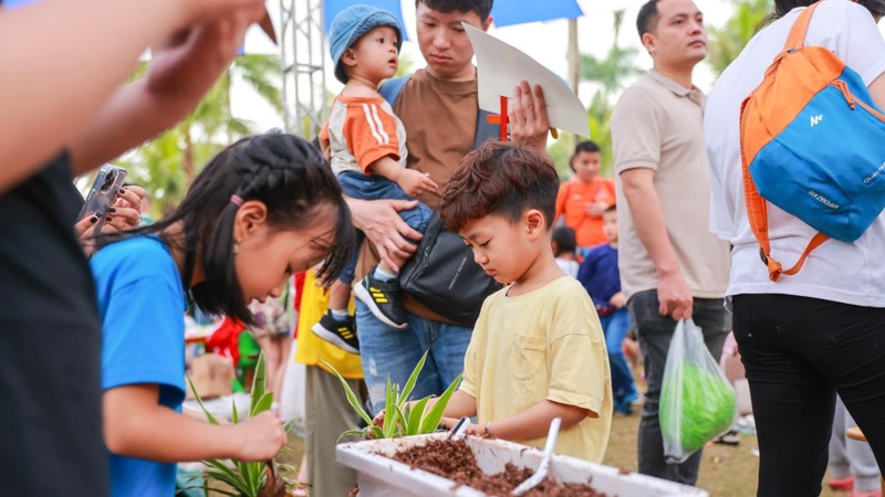 Sống lại tuổi thơ cùng “Lễ hội mùa hè Eco Central Park 2025”