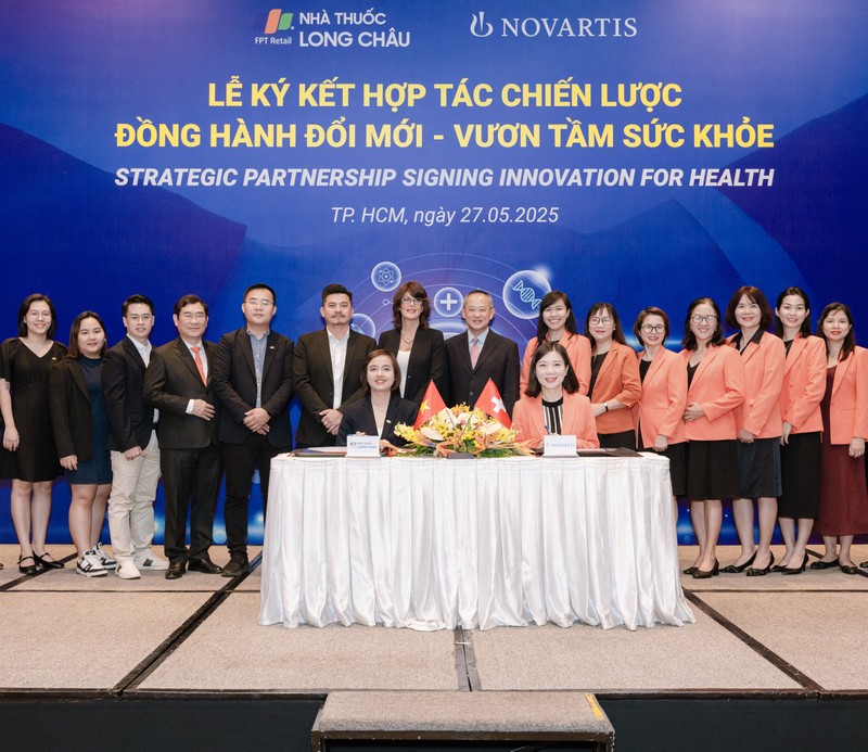 FPT Long Châu đồng hành cùng Novartis nâng tầm chăm sóc sức khỏe người Việt. PAP04931.jpeg