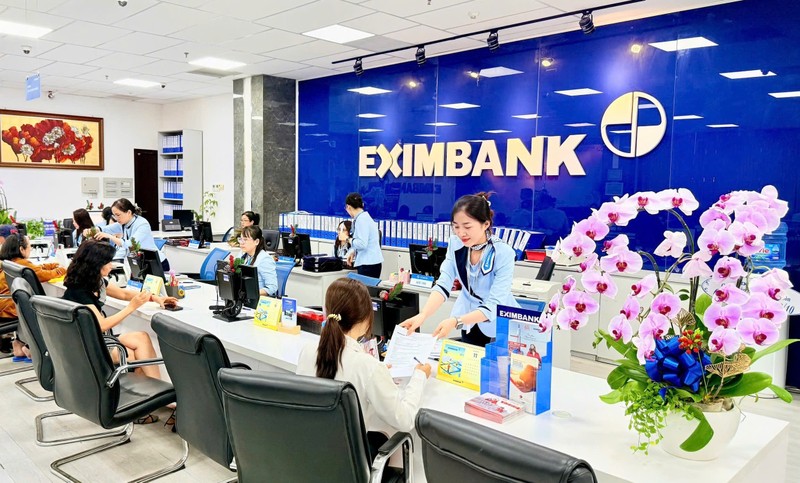 Số hóa đang định hình lại ngành ngân hàng, khi các nhà băng tăng tốc chuyển đổi để nâng cao trải nghiệm khách hàng và tối ưu vận hành. z6661112675704_73a44e369e243d35c84548afae0afcad.jpg