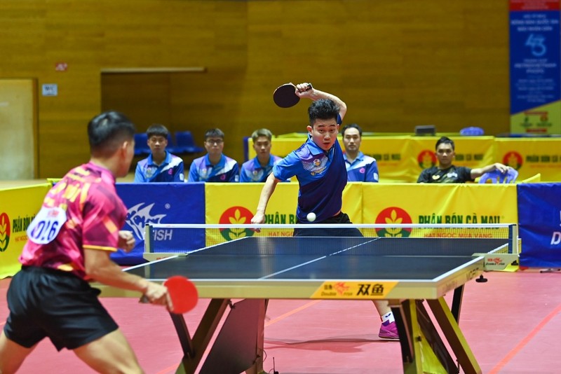 Lê Đình Đức thi đấu nổi bật tại giải vô địch quốc gia, trong đó có trận thắng đương kim vô địch Nguyễn Anh Tú 3-0. Ảnh: Duy Linh. Picture1.jpg