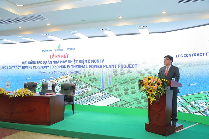Ông Lee Hyeonho, Tổng Giám đốc khối kinh doanh EPC của Công ty Doosan, đại diện Liên danh nhà thầu phát biểu tại Lễ ký Anh 3 (3).JPG