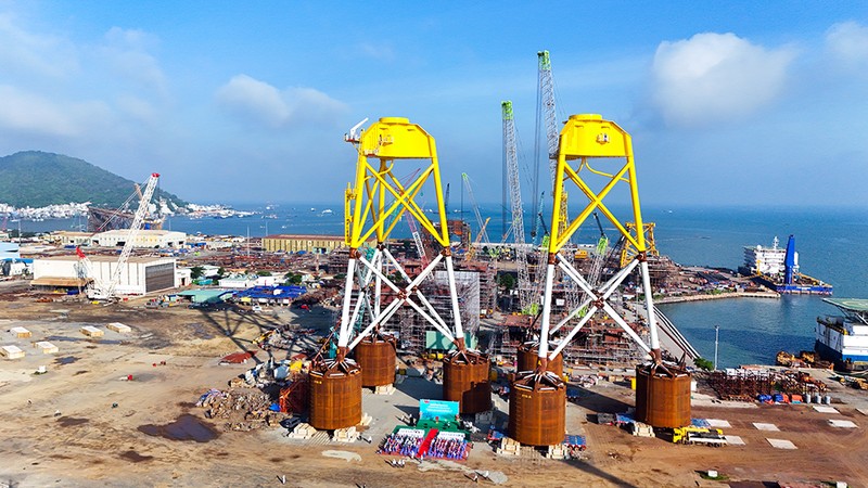 Petrovietnam - doanh nghiệp đầu tiên và duy nhất tại Việt Nam hiện nay chế tạo và xuất khẩu chân đế điện gió ngoài khơi cho các đối tác nước ngoài Anh 7 (1).JPG