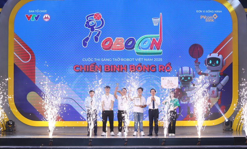 Đội tuyển LH-UDS trường Đại học Lạc Hồng đã xuất sắc giành giải Nhất cuộc thi Robocon Việt Nam 2025 Ảnh minh họa 01.JPG