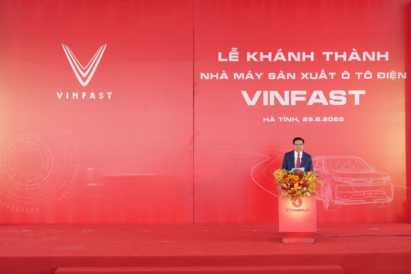 Ông Võ Trọng Hải, Phó Bí thư tỉnh uỷ, Chủ tịch UBND tỉnh Hà Tĩnh đánh giá cao tiến độ dự án và đóng góp của Tập đoàn Vingroup cho kinh tế xã hội địa phương Ảnh 2.jpg