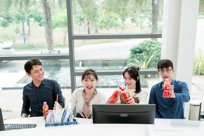 Mỗi ngày thanh lọc cơ thể là một ngày tươi giúp người trẻ tận hưởng ngày hè sôi động 4 (1).jpg