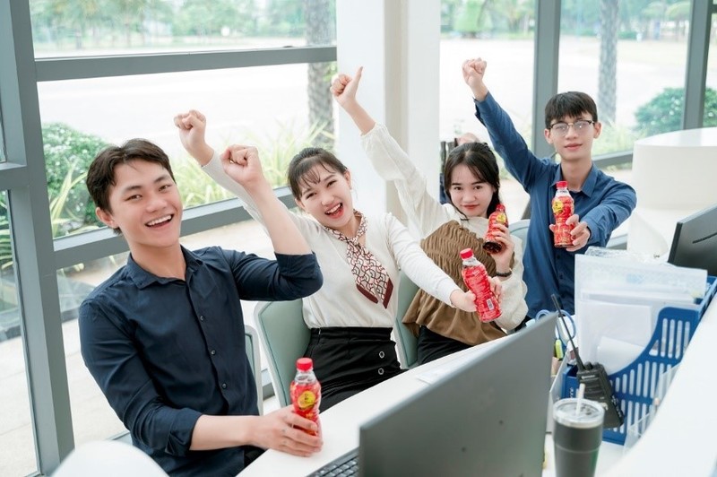 Mỗi ngày thanh lọc cơ thể là một ngày tươi giúp người trẻ tận hưởng công việc và ngày hè sôi động. 4 (5).jpg