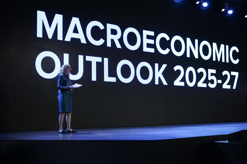 Tiến sĩ Tamara Henderson - Chuyên gia Kinh tế cấp cao Bloomberg chia sẻ Tamara Henderson, Bloomberg 2.jpg