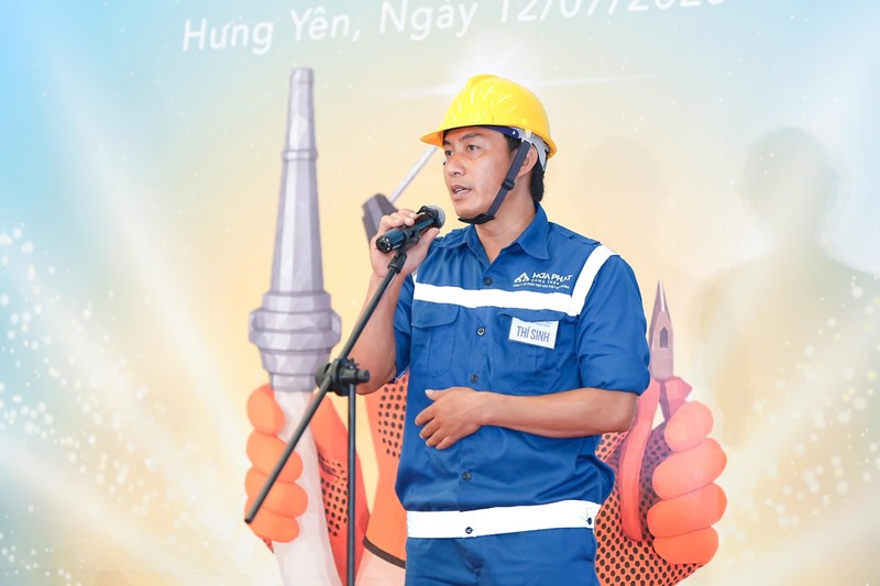 Anh Vũ Đức Thuận, Công ty Thép Hòa Phát Hải Dương đại diện cho thí sinh tham gia hội thi miền Bắc chia sẻ quyết tâm - chúng tôi sẽ nỗ lực hết mình để thể hiện tay nghề, bản lĩnh và lòng tự hào của người thợ Hòa Phát Anh Vũ Đức Thuận, Công ty Thép Hòa Phát Hải Dương đại diện cho thí sinh tham gia hội thi miền Bắc chia sẻ quyết tâm - chúng tôi sẽ nỗ lực hết mình để thể hiện tay nghề, bản lĩnh và lòng tự hào của người thợ Hòa Phát
