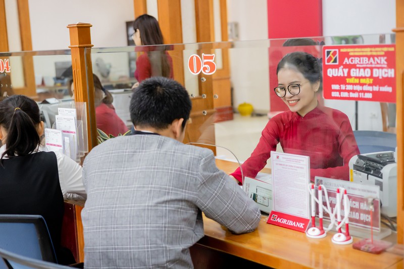 Agribank là ngân hàng chủ lực triển khai cho vay Đề án 1 triệu héc-ta chuyên canh lúa chất lượng cao và phát thải thấp vùng Đồng bằng sông Cửu Long trong giai đoạn thí điểm đến hết năm 2025 và tiếp tục triển khai chương trình đến hết năm 2030 Anh-1.jpg