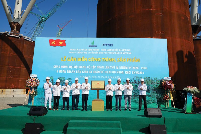 Lễ gắn biển công trình, sản phẩm Chào mừng Đại hội Đảng bộ Petrovietnam lần thứ IV, nhiệm kỳ 2025-2030 A2.jpg