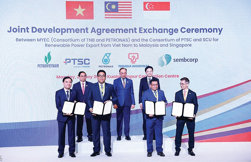 Petrovietnam cùng Sembcorp và Liên danh Năng lượng Malaysia thiết lập hợp tác chiến lược về điện tái tạo xuyên biên giới Anh-4 (1).jpg