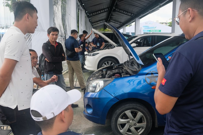 Khách hàng ở TP.HCM và các khu vực lân cận có thể tới thẩm định xe xăng miễn phí. 4 (12).jpg