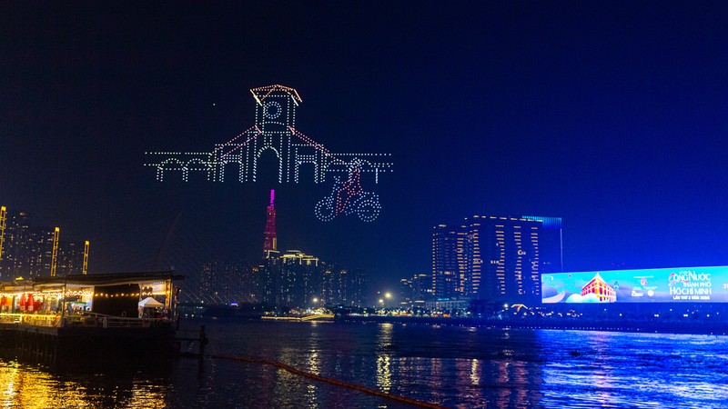 Một màn biểu diễn drone show do ekip sản xuất từng thực hiện tại TP. HCM trước đó. (Ảnh: COREX) Ảnh 3 (1).jpg