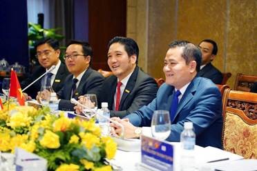 Ban lãnh đạo Nam A Bank trao đổi tại buổi làm việc với Đại sứ quán Hoa Kỳ tại Việt Nam Ban lãnh đạo Nam A Bank trao đổi tại buổi làm việc với Đại sứ quán Hoa Kỳ tại Việt Nam