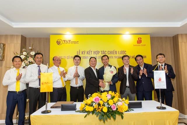 Sự kiện ký kết hôm nay là bước khởi đầu quan trọng trong tiến trình hợp tác giữa T&T Group và Saigon Co.op Sự kiện ký kết hôm nay là bước khởi đầu quan trọng trong tiến trình hợp tác giữa T&T Group và Saigon Co.op