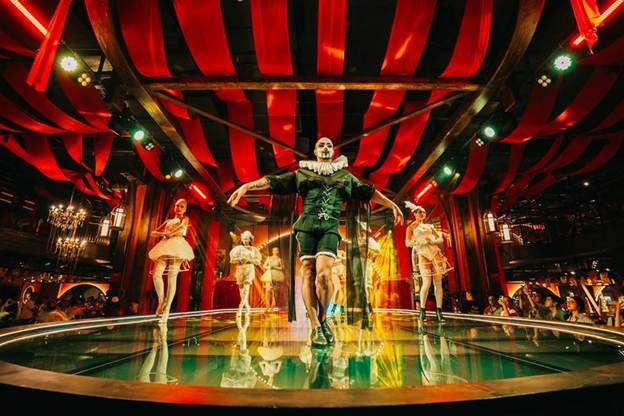 Kịch bản ly kỳ, vũ đạo cuốn hút là những điểm làm nên sức hấp dẫn của show Kịch bản ly kỳ, vũ đạo cuốn hút là những điểm làm nên sức hấp dẫn của show