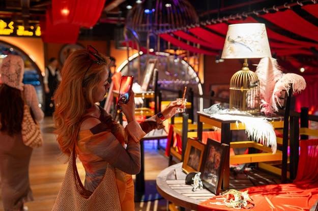 Du khách sẽ được tìm hiểu về nghệ thuật Cabaret và hậu trường show diễn Du khách sẽ được tìm hiểu về nghệ thuật Cabaret và hậu trường show diễn