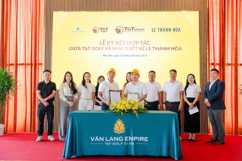 Ông Nhữ Văn Hoan- TGĐ T&T Golf và Nhà thiết kế Lê Thanh Hòa tại lễ ký kết hợp tác Ảnh 1 (19).jpg