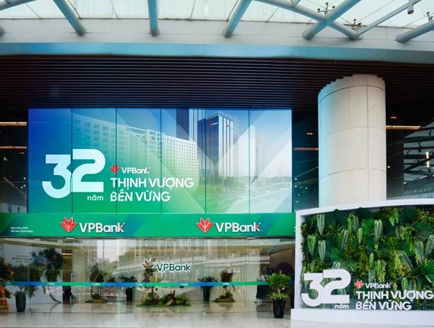 VPBank khai trương chi nhánh flagship đầu tiên tại Hà Nội đúng dịp kỷ niệm 32 năm thành lập ngân hàng VPBank khai trương chi nhánh flagship đầu tiên tại Hà Nội đúng dịp kỷ niệm 32 năm thành lập ngân hàng