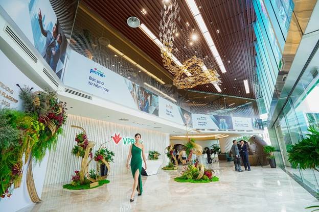 VPBank Flagship tạo dấu ấn mạnh mẽ về hình ảnh một ngân hàng hiện đại chuẩn quốc tế VPBank Flagship tạo dấu ấn mạnh mẽ về hình ảnh một ngân hàng hiện đại chuẩn quốc tế
