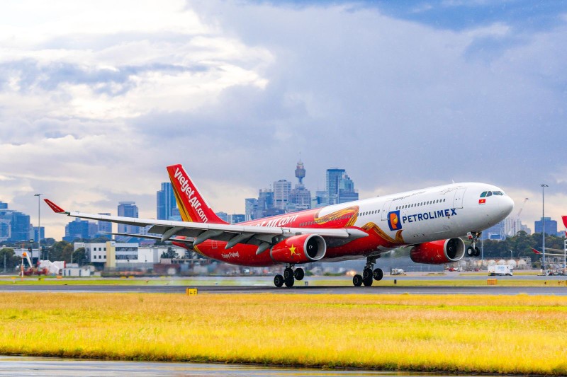 Tau bay Vietjet 2.jpg