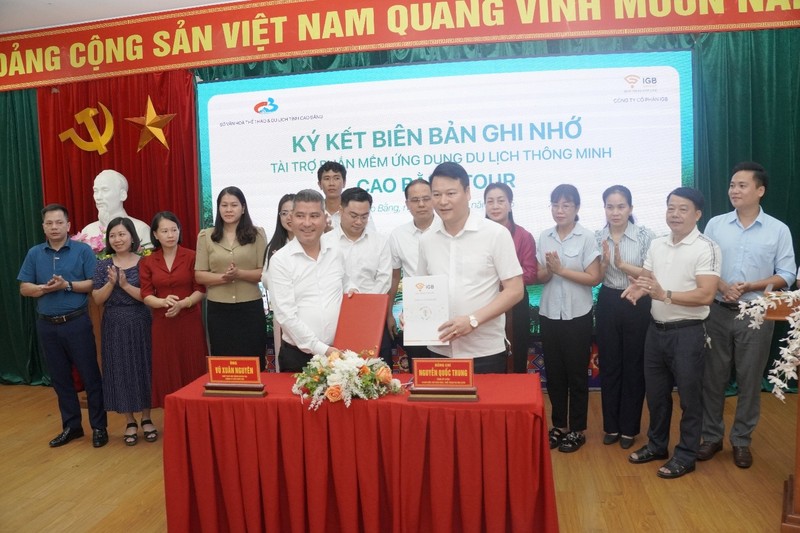 IGB Group và Sở VHTT&DL tỉnh Cao Bằng ký kết Biên bản ghi nhớ tài trợ phần mềm ứng dụng du lịch thông minh Cao Bằng Tour Picture1.jpg