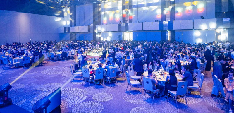 Nhiều khách hàng cho biết đã chờ đợi từ sáng sớm để được vào khán phòng tham dự sự kiện mở bán Picture3.png