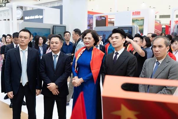 SHB giới thiệu tới các đại biểu giải pháp thanh toán tích hợp được “may đo” cho các ĐVHCSN tại triển lãm SHB giới thiệu tới các đại biểu giải pháp thanh toán tích hợp được “may đo” cho các ĐVHCSN tại triển lãm