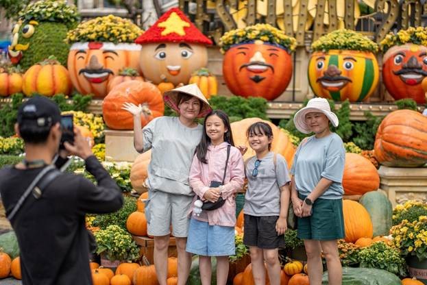 Bà Nà đang có “triển lãm” đặc biệt với gần 10 tấn bí ngô tươi Bà Nà đang có “triển lãm” đặc biệt với gần 10 tấn bí ngô tươi