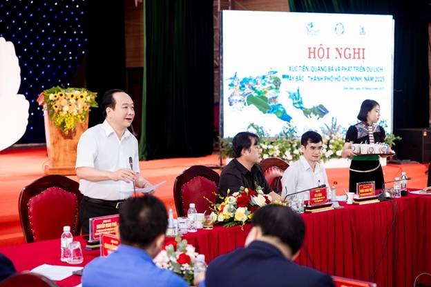 Đồng chí Nguyễn Minh Phú - Giám đốc Sở Văn hóa, Thể thao và Du lịch tỉnh Điện Biên phát biểu Đồng chí Nguyễn Minh Phú - Giám đốc Sở Văn hóa, Thể thao và Du lịch tỉnh Điện Biên phát biểu