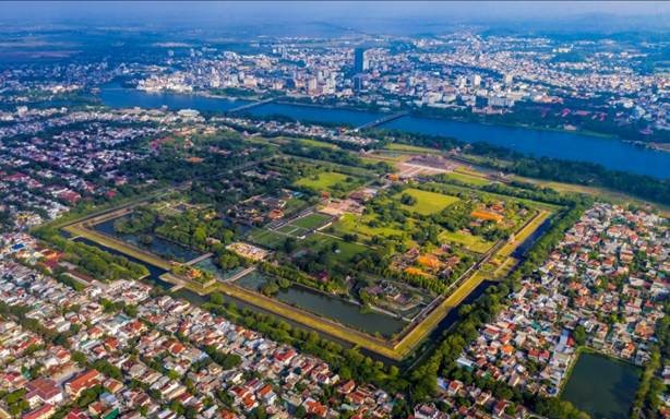 Thị trường bất động sản thành phố Huế đang có những động lực mới để phát triển sau giai đoạn trầm lắng. Ảnh: CafeF Thị trường bất động sản thành phố Huế đang có những động lực mới để phát triển sau giai đoạn trầm lắng. Ảnh: CafeF