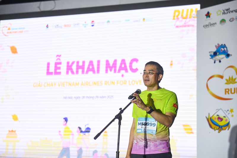 Ông Đặng Ngọc Hoà - CT HĐQT VNA phát biểu tại lễ Khai mạc giải chạy Run For Love 2025 Ảnh 2_ Ông Đặng Ngọc Hoà - CT HĐQT VNA phát biểu tại lễ Khai mạc giải chạy Run For Love 2025 .JPG