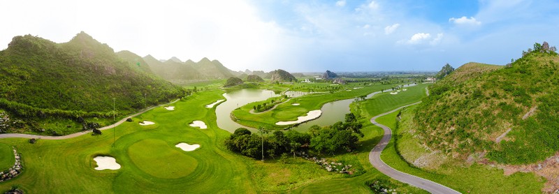 Legend Valley Country Club nổi bật với thiết kế độc đáo, hòa quyện cùng cảnh quan thiên nhiên tuyệt đẹp của vùng núi đá vôi hùng vĩ 02 Legend Valley Country Club.jpg