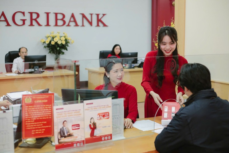 Agribank không ngừng nâng cao hiệu quả hoạt động, đáp ứng kịp thời nhu cầu sử dụng sản phẩm, dịch vụ ngân hàng của người dân và doanh nghiệp Anh-4 (2).jpg