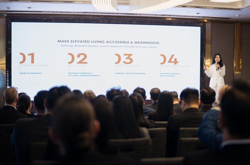 Tại sự kiện, bà Thi Anh Đào - Giám đốc Khối Marketing Masterise Group đã đưa ra những phân tích sâu sắc về bối cảnh thị trường và nhấn mạnh Việt Nam đang sở hữu nhiều lợi thế rất lớn để phát triển bất động sản hàng hiệu. DSC02956.jpg