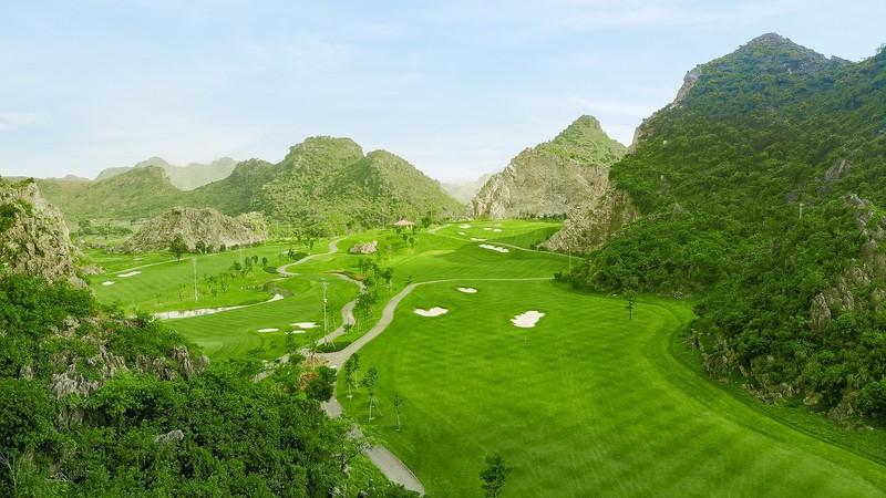 Không chỉ là sân golf đạt chuẩn quốc tế, Sân golf Thiên Đường Legend Valley Country Club còn đang định hình trở thành tổ hợp nghỉ dưỡng - du lịch sinh thái hàng đầu Ninh Bình 02 Legend Valley Country Club (1).jpg