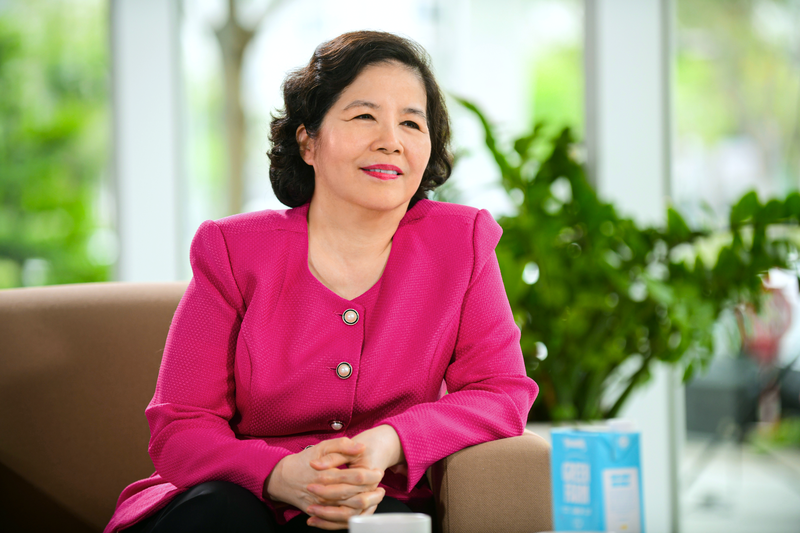 Bà Mai Kiều Liên sinh ra tại Pháp, Thành viên HĐQT kiêm Tổng Giám đốc Vinamilk, là nữ doanh nhân quyền lực thường được nhắc đến như “Nữ tướng ngành sữa Việt Nam”. ẢNH 01A.png