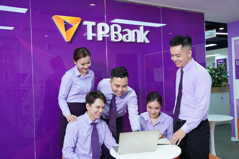 Trên nền dữ liệu giao dịch minh bạch, TPBank triển khai loạt gói tín dụng “may đo” cho tiểu thương. AKA08747.jpg