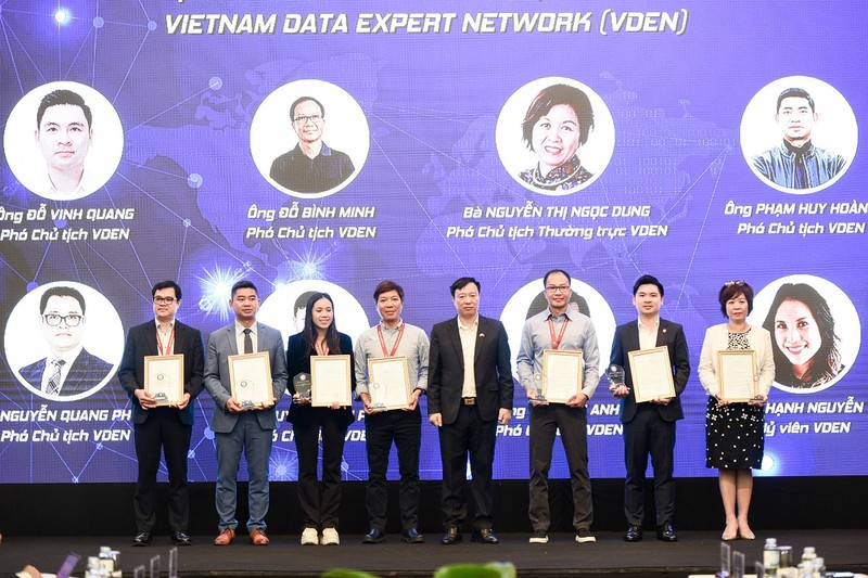 Lễ ra mắt Ban lãnh đạo Mạng lưới chuyên gia dữ liệu toàn cầu VDEN Lễ ra mắt Ban lãnh đạo Mạng lưới chuyên gia dữ liệu toàn cầu VDEN
