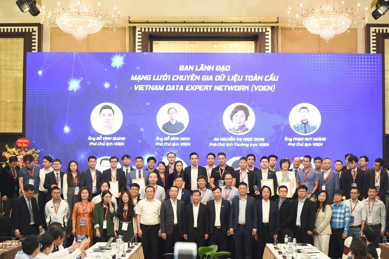 Lễ ra mắt Mạng lưới chuyên gia dữ liệu toàn cầu VDEN Lễ ra mắt Mạng lưới chuyên gia dữ liệu toàn cầu VDEN
